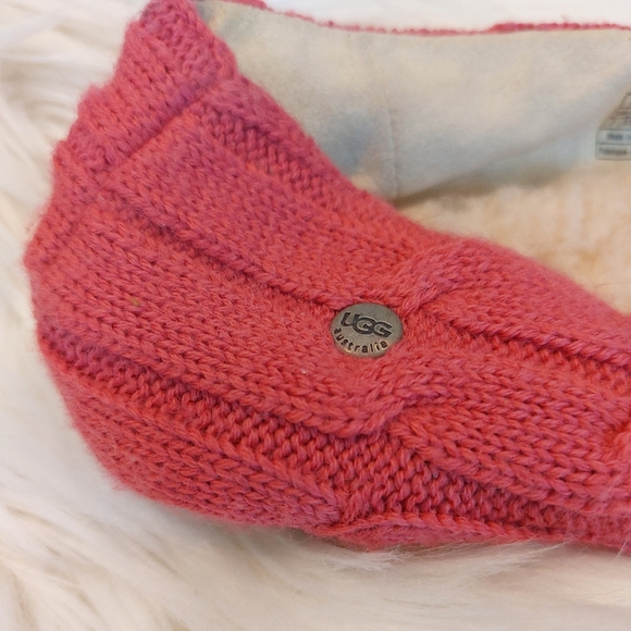 Ugg Australia Andi Pom-Pom Slipper, Size 7, Pink - Picture 2 of 4